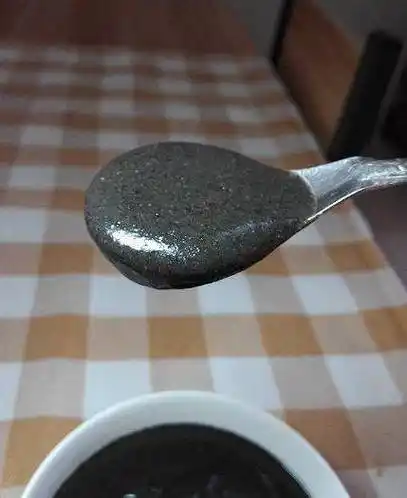 自制香浓幼滑黑芝麻糊,比外面卖的好吃多了,真的超香_漏勺_勺子_小火