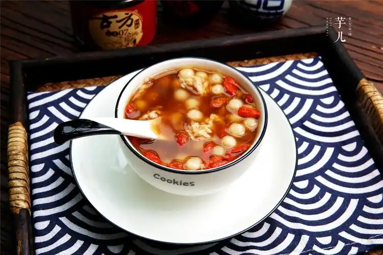 红糖酒酿小丸子,简单美味,喝一碗暖身又暖胃!冬天,女人要常吃_营养