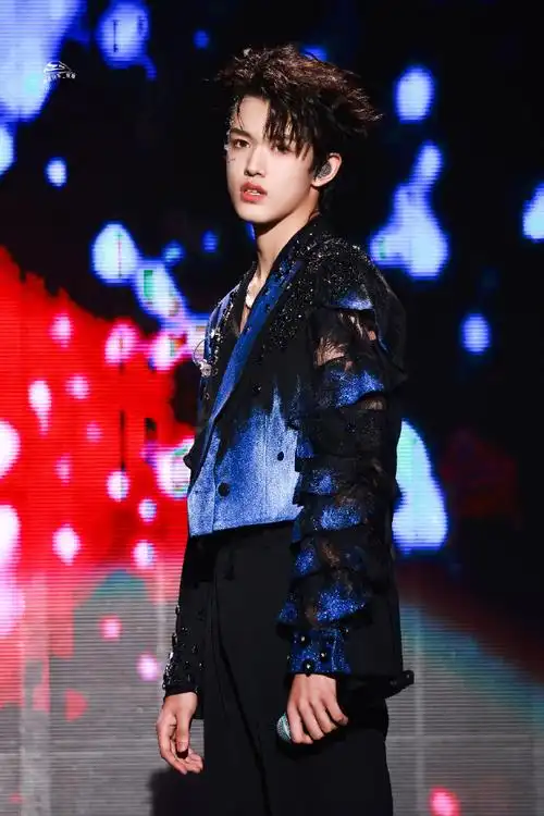 张极[超话]#  20240203 tf家族新年音乐会    "