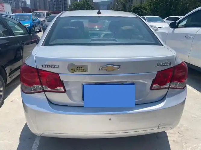 雪佛兰 科鲁兹  2010款 1.6l sl天地版 mt图片