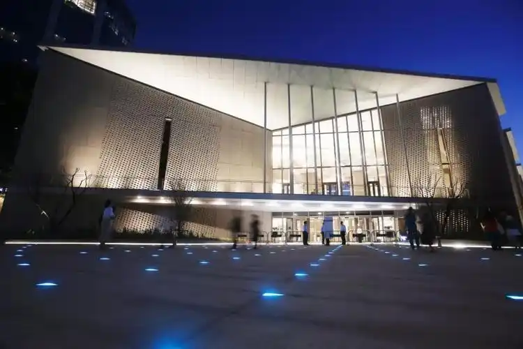 艺述乐迷们上音歌剧院昨晚正式启用