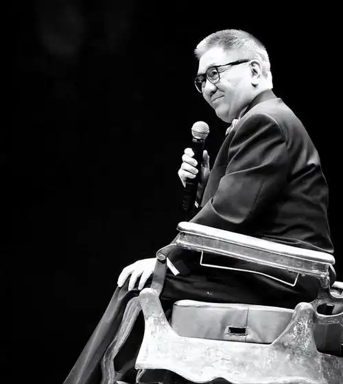 与 陈惠敏 结婚之后,黄霑才发现,爱情也好,婚姻也罢,平淡的幸福才是真