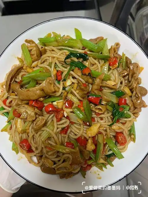 啊啊啊,这盘肥肠炒粉真的巨好吃97