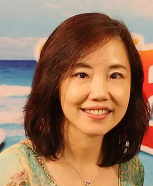 尹乃菁,台名嘴界的插嘴王,她今年56岁了,依然显得年轻貌美_新闻_节目