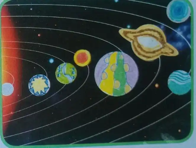 学前一班创意美术【太阳系的行星】展示 午间袋鼠蹦蹦跳游戏 摆拍照咔