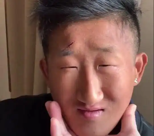 说实话,感觉紧凑哥还不错,就是特别为他感到不值