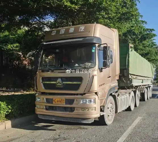 【大货车超限超载警示案例】7月10日17时33分许,晋江交警安海中队在