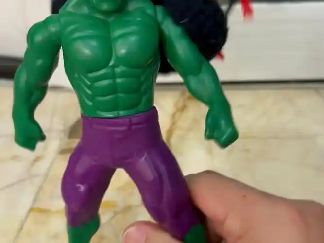 绿巨人的头发不见了,我们可不能嘲笑他