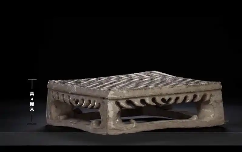 白釉瓷围棋盘隋代高4厘米边长10厘米