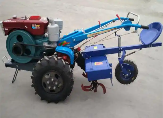 打田松土耕田机 多功能春耕农用手扶拖拉机