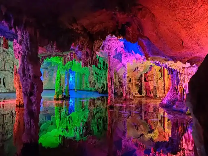 【超级夜景捕手】西游记龙宫取景地点桂林聚龙潭溶洞