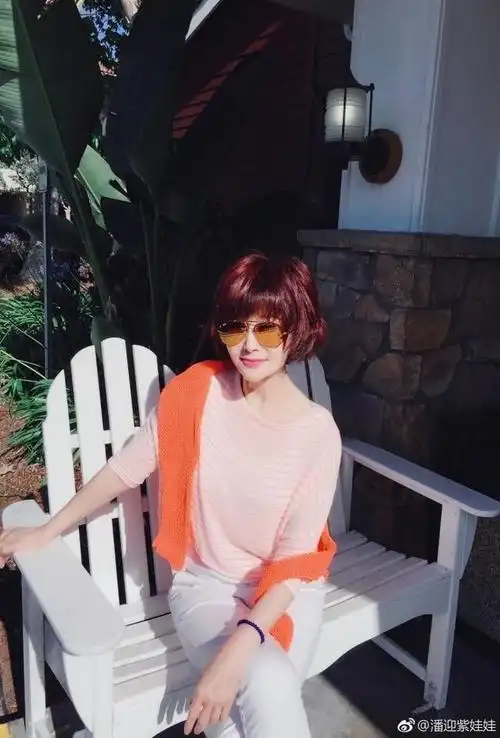 79岁潘迎紫近照,皮肤嫩滑像少女,容颜不老像吃了防腐剂