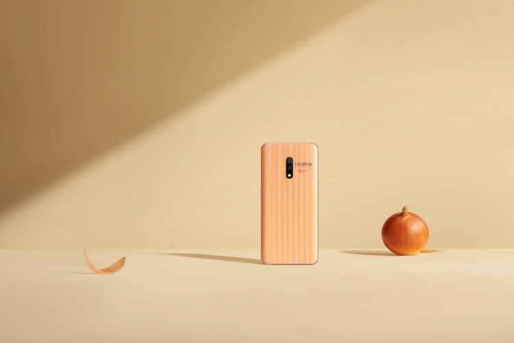 realmex系列手机国内正式发布主打越级性价比