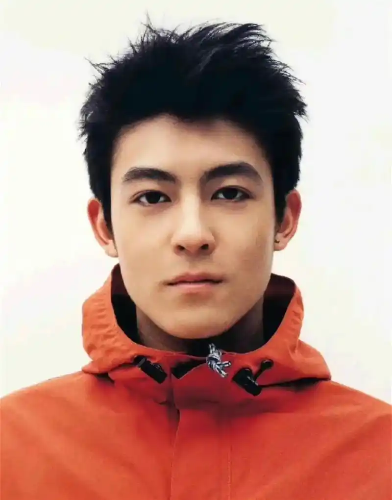 彭于晏竖大拇指表情包gif - 抖音