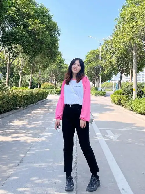 97999799身高:168cm「光脚」    体重:128斤「空腹」腰围:75