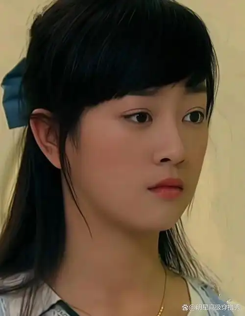 最近看了张檬以前的照片给人眼前一亮,她真的太好看了比范冰冰还要美