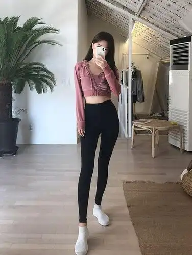 对着镜子自拍的高格调拍照技巧 可盐可甜有气质让你成为新一代的漂亮