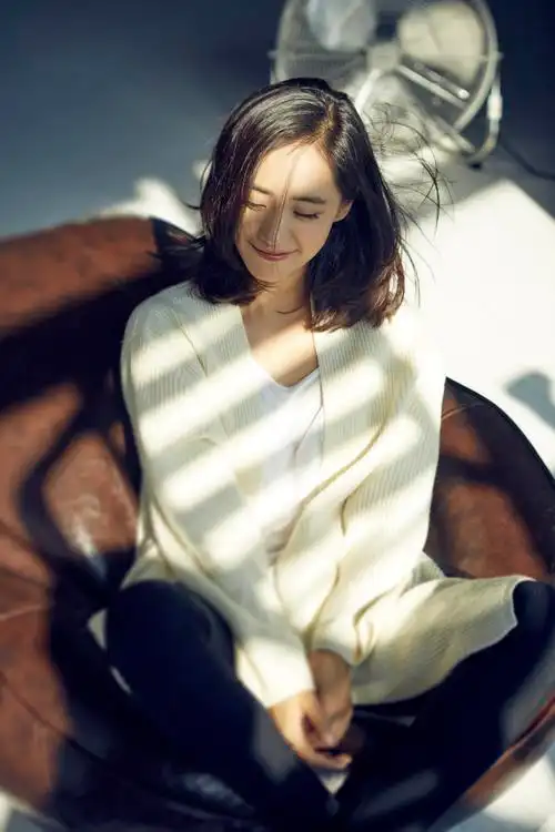 p>王智(原名王紫瑄),1982年7月29日出生于辽宁省鞍山市,中国内地女