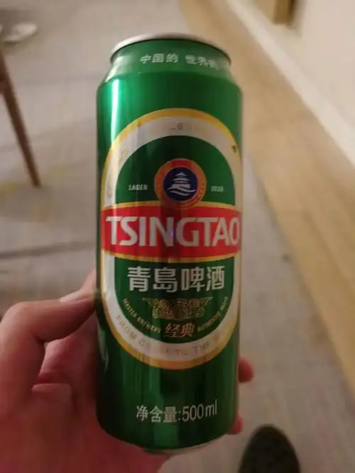 跑到青岛喝罐装啤酒,我一定是疯了