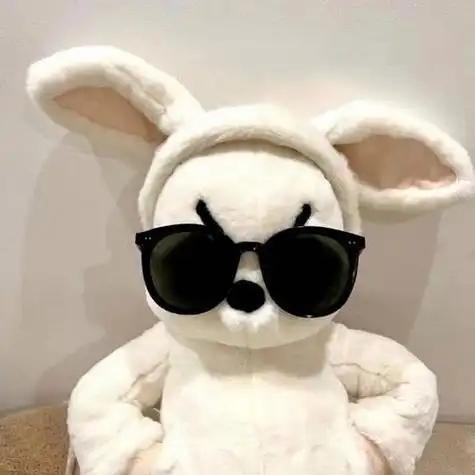 抱玩偶的男头像 男生头像图片大全 -【爱个性】