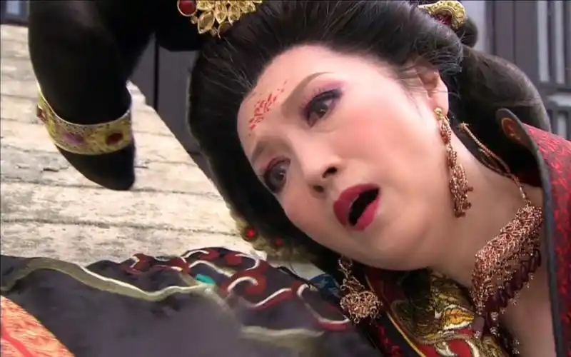 搞笑配音《宫心计》权倾朝野的郭太后被洗脚婢郑太后打入冷宫 搞笑