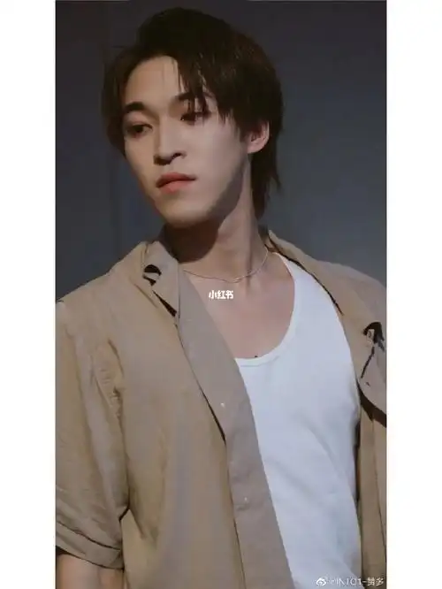 是活泼的我喜欢赞多自己打扮哪怕简简单单也能展现他的风华#into1赞多