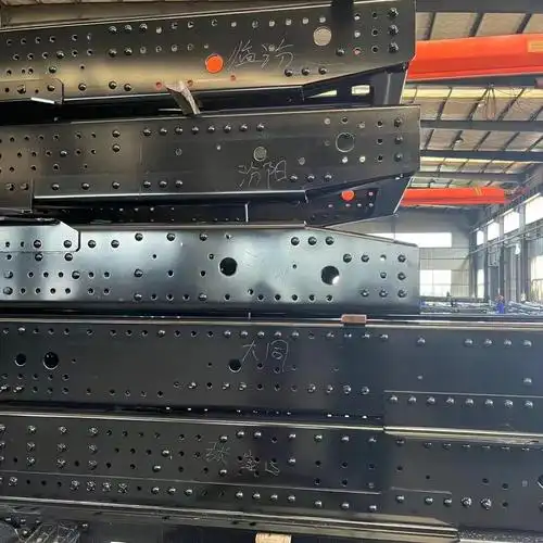 适用欧曼重卡汽车大梁大架欧曼二梁二架子福田货车大梁横梁支架