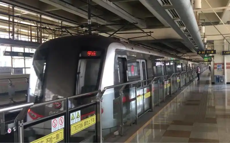 【上海地铁1号线】01a07型钢铁侠二世0182号车共康路出站