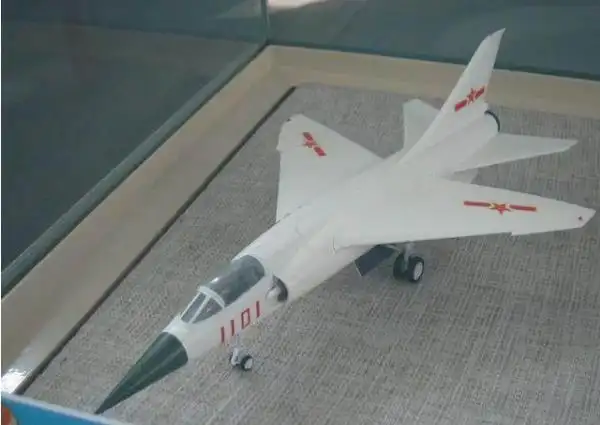 歼-12:中国最轻喷气式战斗机 也是世界最轻之一