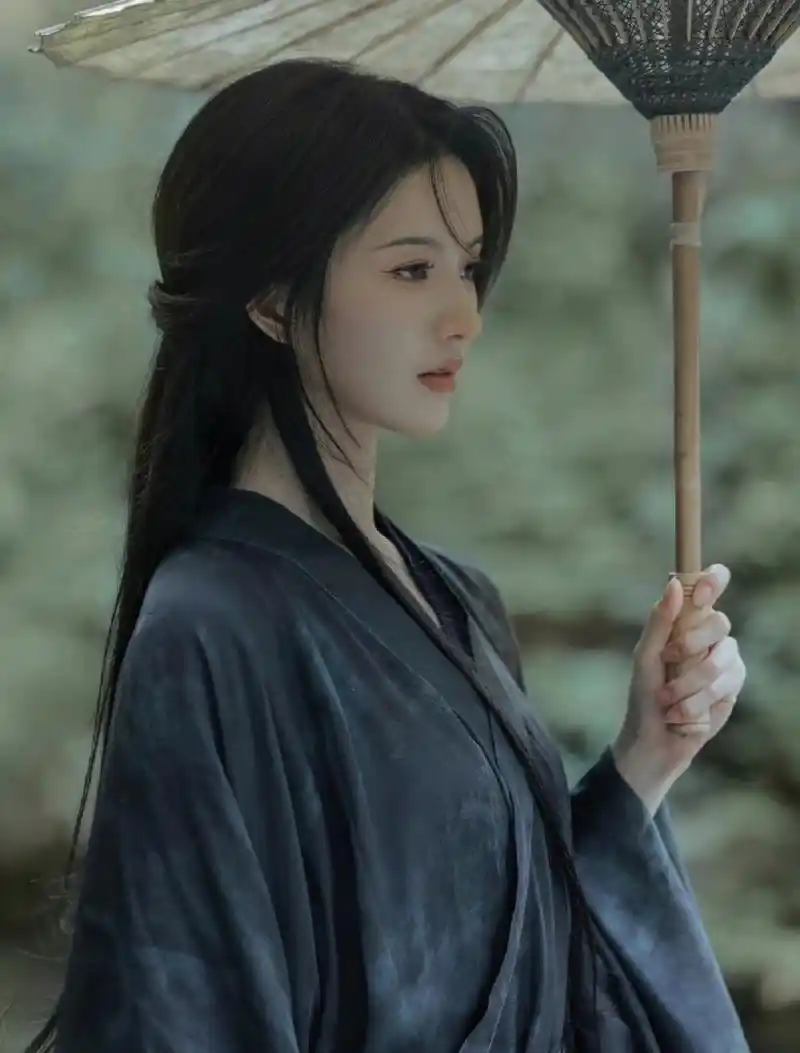 刘些宁古风写真 哇!清冷美人,让人眼前一亮