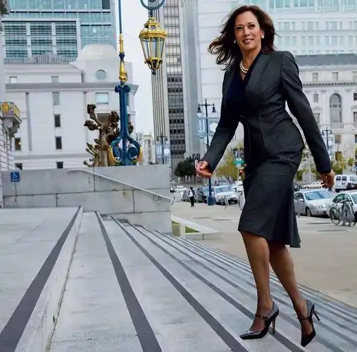 枪击,车祸,美国首位女副总统,6个月两次意外背后的阴谋与阳谋_哈里斯