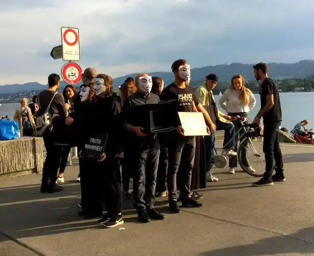 瑞士小镇达沃斯,袖诊王国列支敦士登,莱茵瀑布和苏黎世