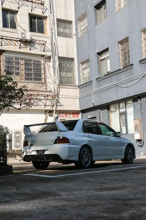 三菱evo9能在街道上见到的几率比法拉利都还要少了吧