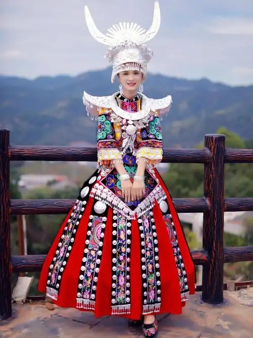 苗疆首饰发簪贵州苗疆少女少数民族服装抖服饰直播拍照盛装套装