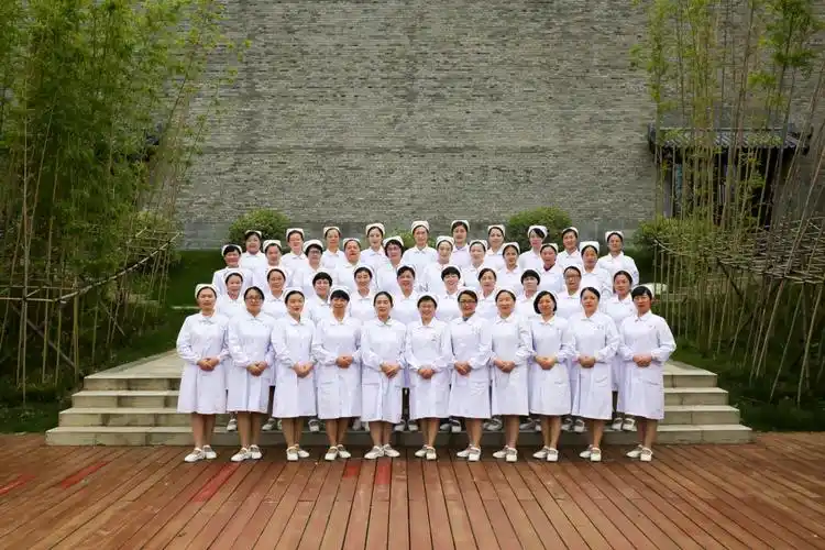 江西省中西医结合医院2018年"5.12国际护士节"户外拓展活动