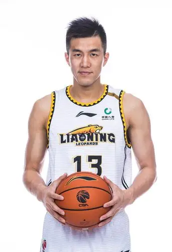 辽篮头号人气球星郭艾伦拍摄写真迎接cba新赛季