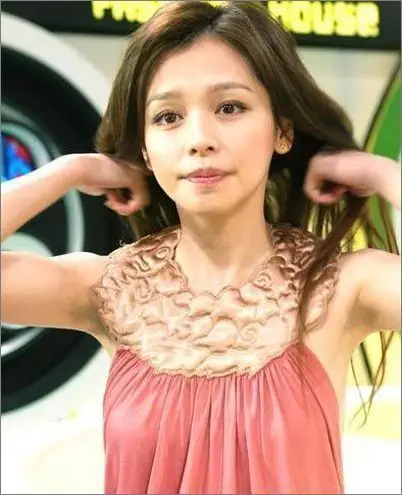 徐若瑄不仅是腋毛,唇毛也是困扰女明星的一大难题!