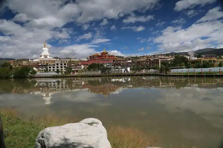 川西行之九(甘孜白塔公园)