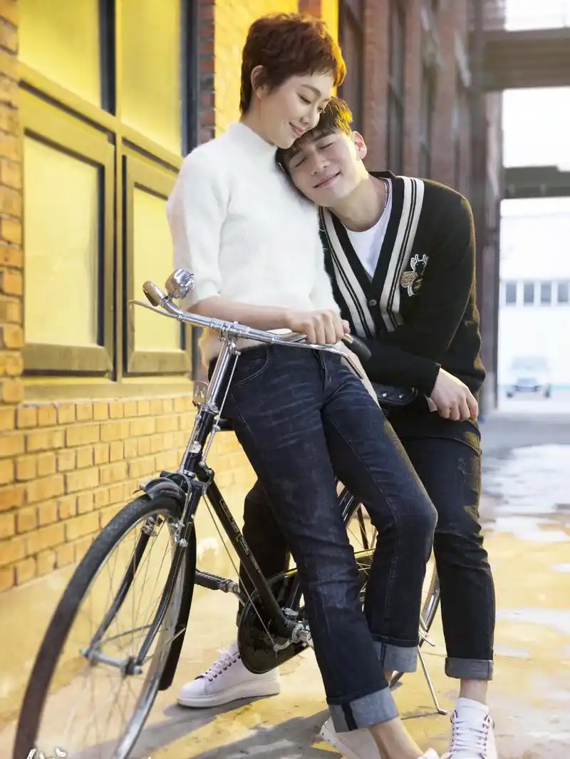 姜妍身穿红嫁衣喊话魏千翔迎娶她