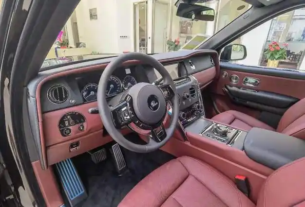 劳斯莱斯库里南suv黑色四座热情红618万|车门|内饰|suv|豪车订购热线