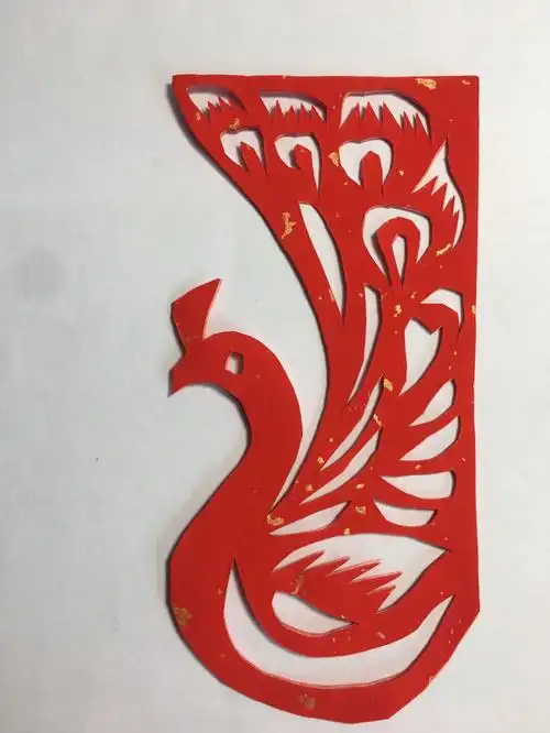 孔雀开屏对称剪纸