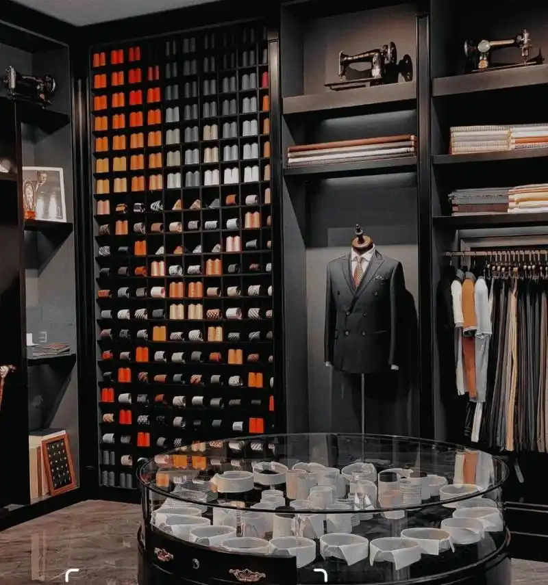 西装店展柜 #西服店装修 #西装店装修 #定做展示柜 #店铺展示柜设计