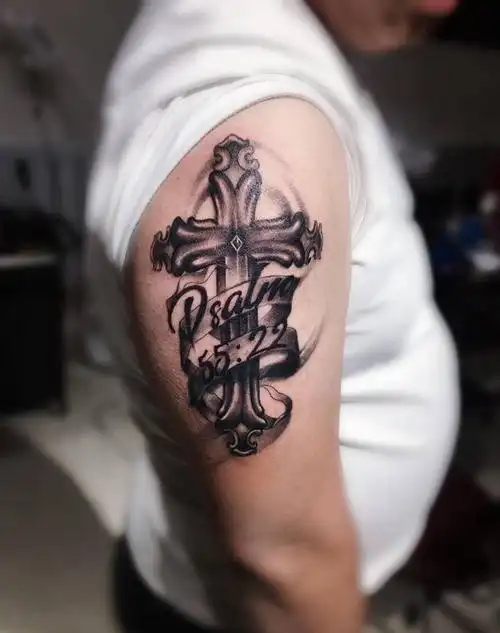 十字架遮盖纹身图片_手臂欧美写实纹身图案