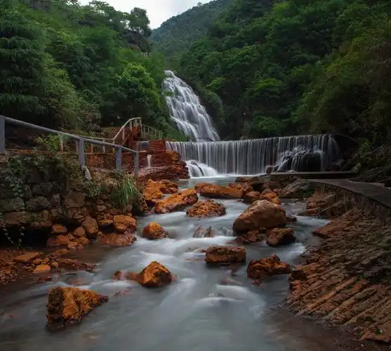 天意谷(华蓥山)看水