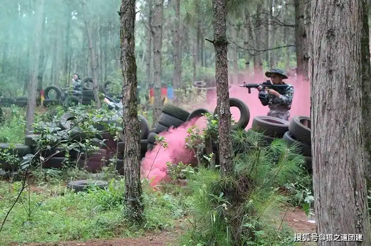 长沙真人cs吃鸡镭战水蛋枪野战