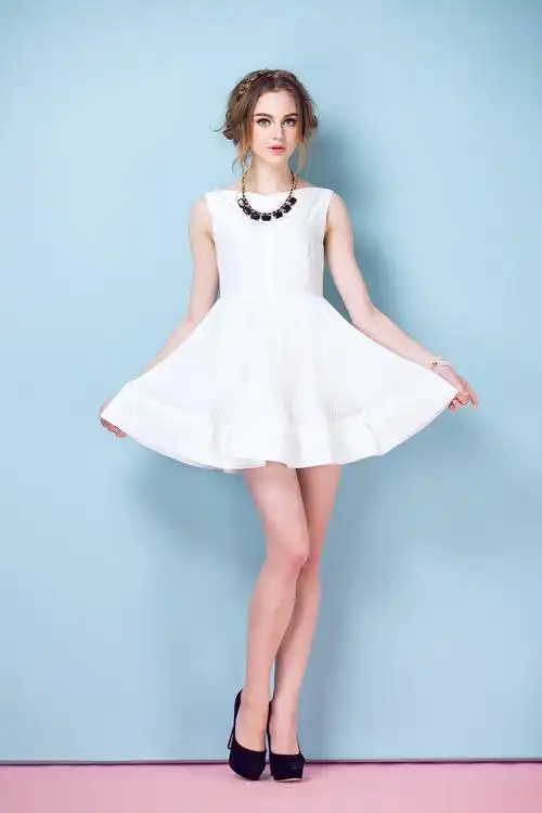 2014夏装女装 欧美走秀 修身连衣裙气质 无袖灯笼摆背心裙 女裙图片,2