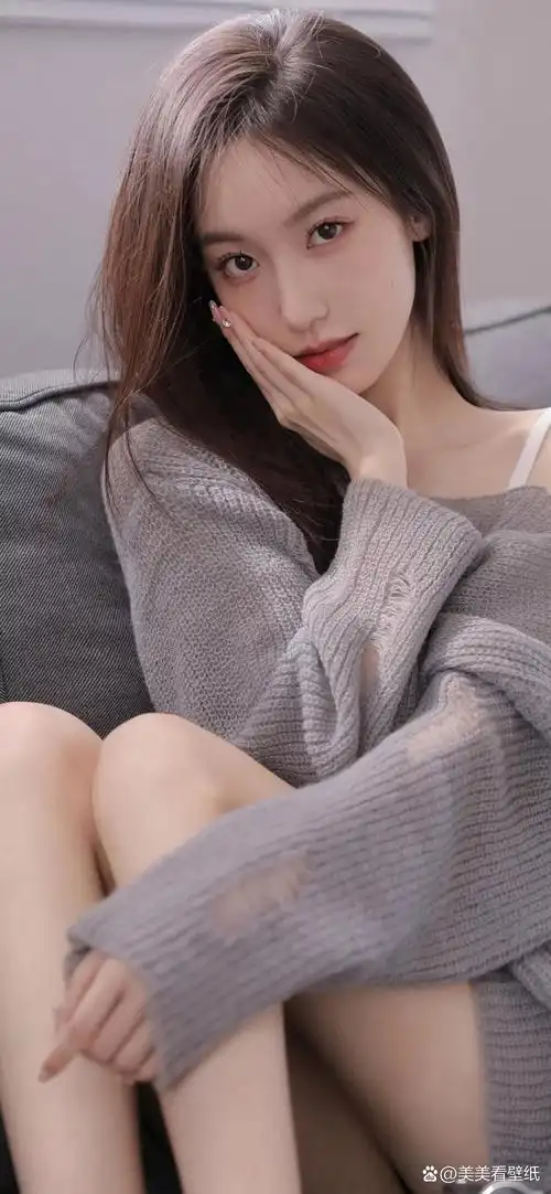 美女壁纸之全屏高清姐姐,海风轻拂,裙摆摇曳,她的笑容如夏花般灿烂.