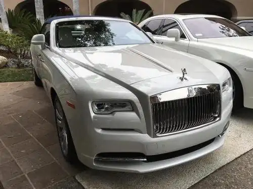 嘴炮麦格雷格发文,要颜爆梅威瑟,秀豪车秀孕妻秀德州扒鸡