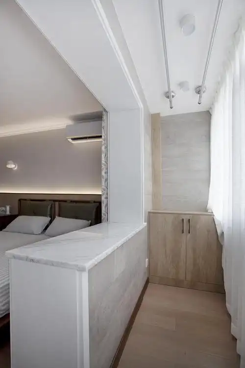 60平米两居室阳台装修效果图 书桌 68㎡小户型两居装修阳台书桌设计