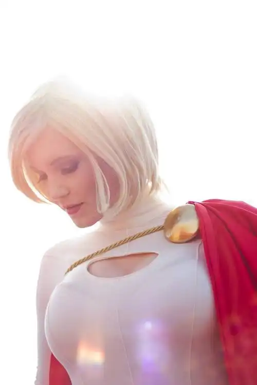 power girl by su
